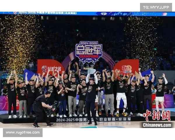 CBA四强争霸:谁能捧起冠军奖杯? CBA四强争霸:谁能捧起冠军奖杯?