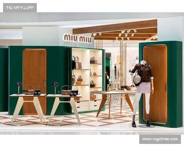 为什么Miu Miu每双“无法走路”的爆款都成为潮流象征? 为什么Miu Miu每双“无法走路”的爆款都成为潮流象征?